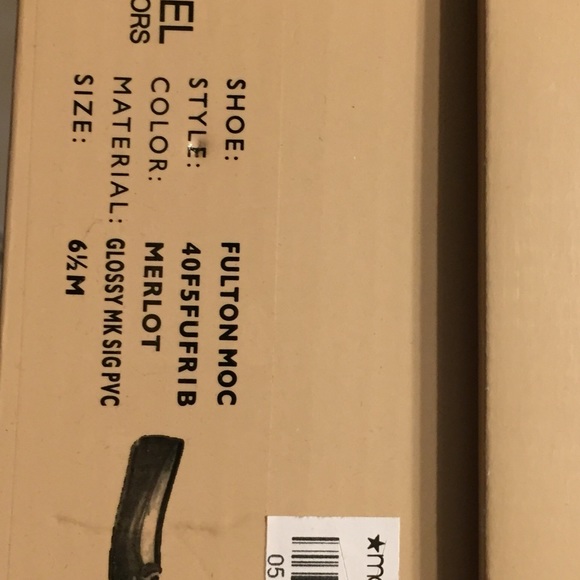 Michael Kors size 6 1/2 flats - Picture 1 of 3